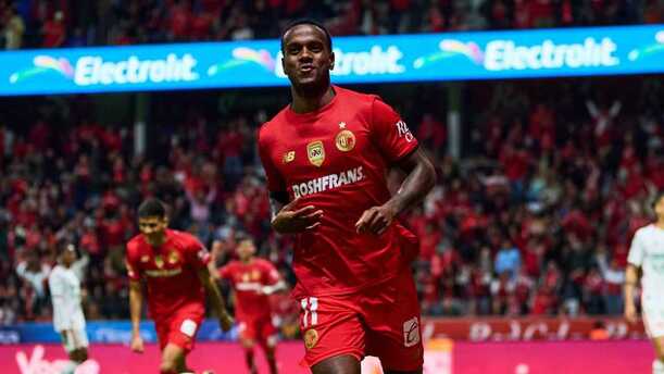 Helinho hizo el tercer tanto del Toluca sobre Necaxa (Mexsport)