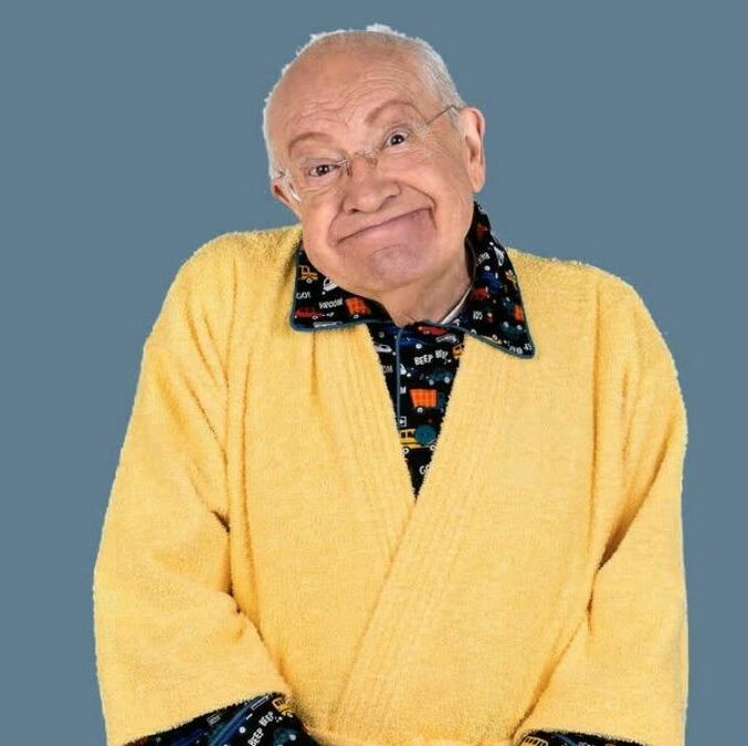 El icónico actor y comediante mexicano falleció a los 87 años de edad tras complicaciones de salud. Foto; Especial