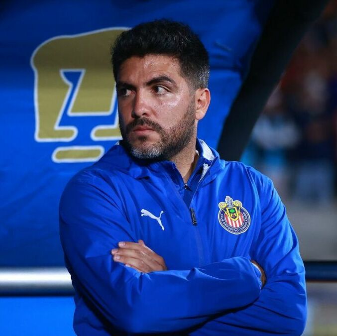 José Meléndez al frente de Chivas (Imago7)