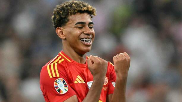 Lamine Yamal celebra con España (AFP)