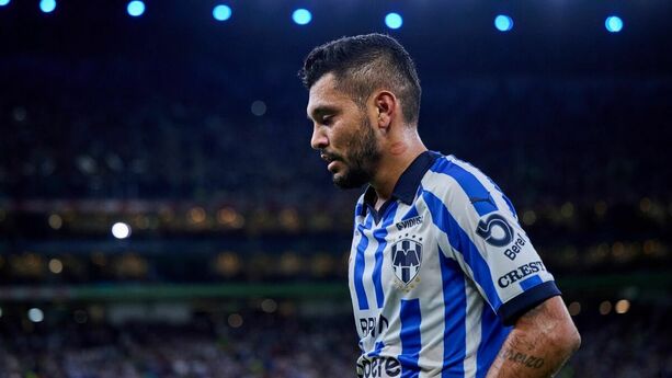 Tecatito Corona está trabajando en busca de volver a la actividad. (Foto: Mexsport)