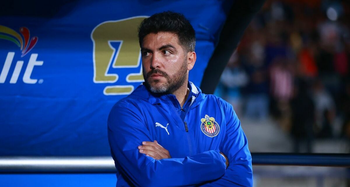 José Meléndez al frente de Chivas (Imago7)