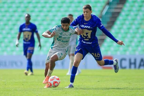 Santos y Pumas tuvieron un partido muy ríspido (Imago7)