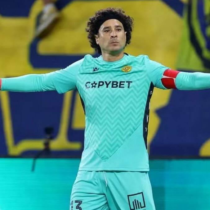 Memo Ochoa en un partido de AEL Limassol (@yosoy8a)