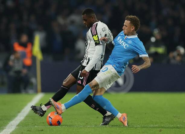 Napoli espera resultado de Milan / Reuters