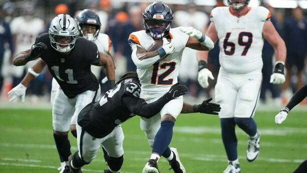 Raiders y Broncos comenzaron intensos el partido (Reuters)