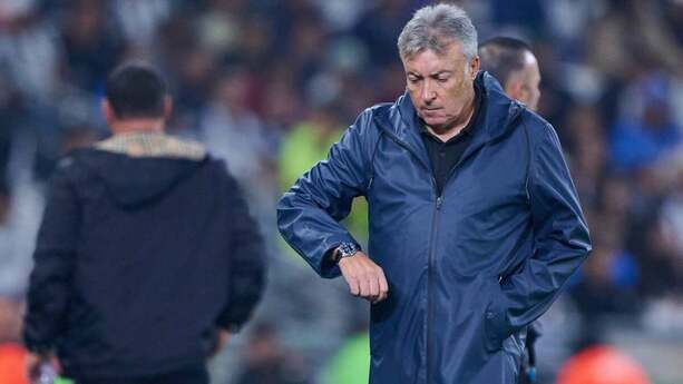 Torrent arremetió contra el cuerpo arbitral (Mexsport)