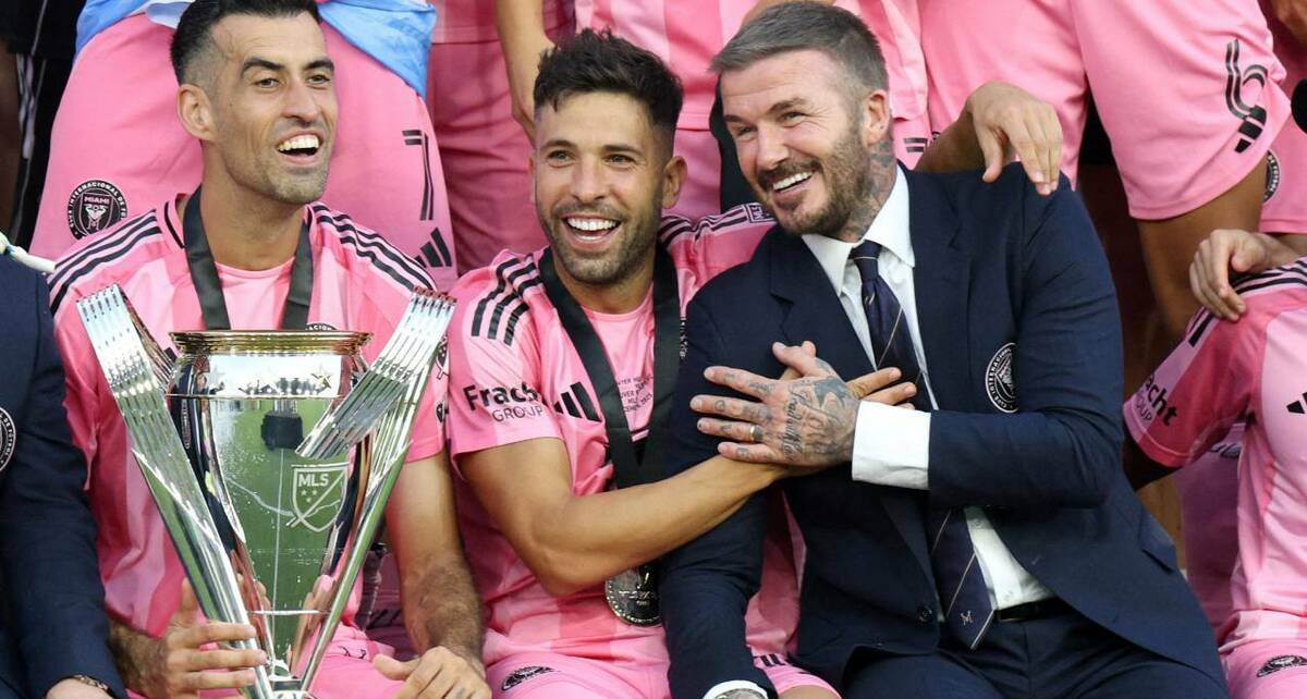 Sergio Busquets y Jordi Alba se despiden del futbol como campeones (Reuters)