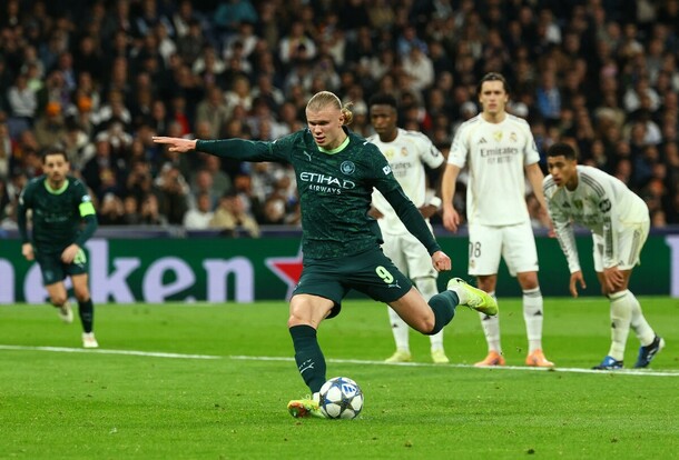 Erling Haaland anotó de penal ante el Real Madrid (Reuters)