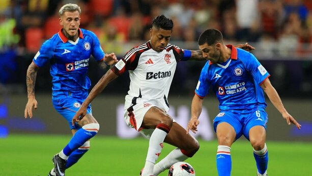 Cruz Azul y Flamengo disputaron el Derbi de las Américas 2025 (Reuters)