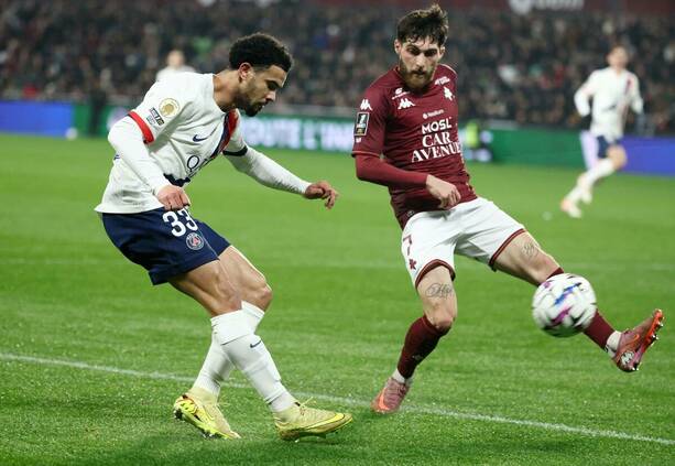 Los Parisinos siguen en la caza del liderato / Reuters