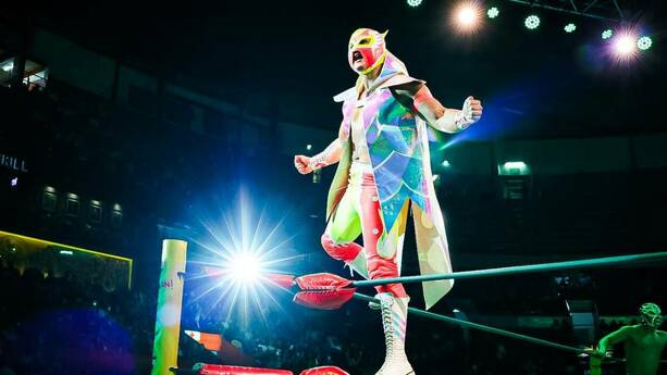 Neón tuvo una caída considerable que lo dejó fuera de la lucha (CMLL)