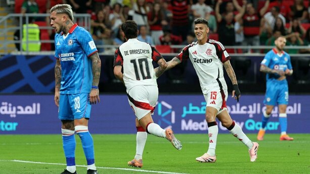 Piovi cometió un increíble error que terminó en gol de Flamengo (Reuters)