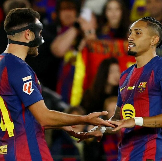 Raphinha marcó doblete ante el Osasuna (Reuters)