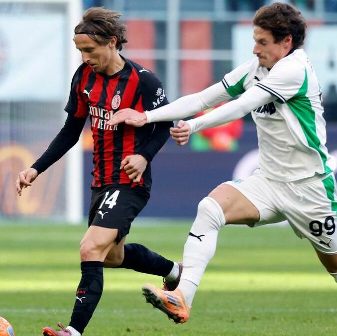 Milan sumó un punto y puede perder el liderato (Reuters)