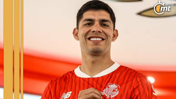 Diego Barbosa presume el escudo del Toluca (@Toluca FC)