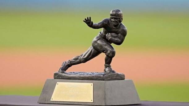 Trofeo Heisman de la NCAA (@HeismanTrophy)