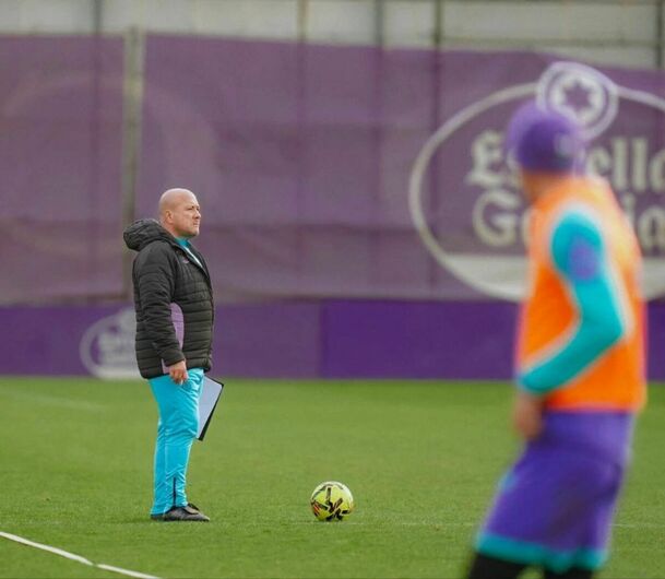 Enrique Alfaro se queda en el Real Valladolid.