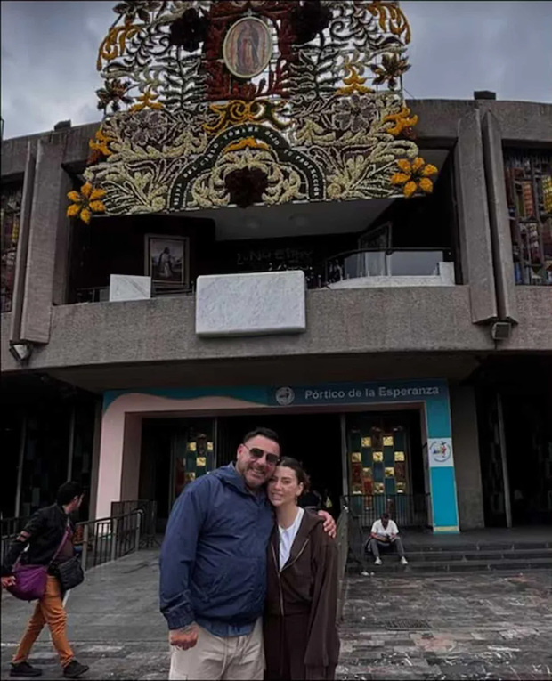 Mayra Mohamed, hija del Turco, publicó la imagen en la Basílica.