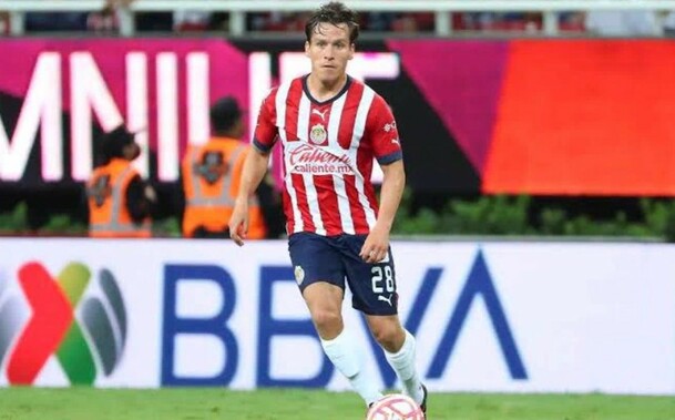 Oso González (Foto: Chivas)
