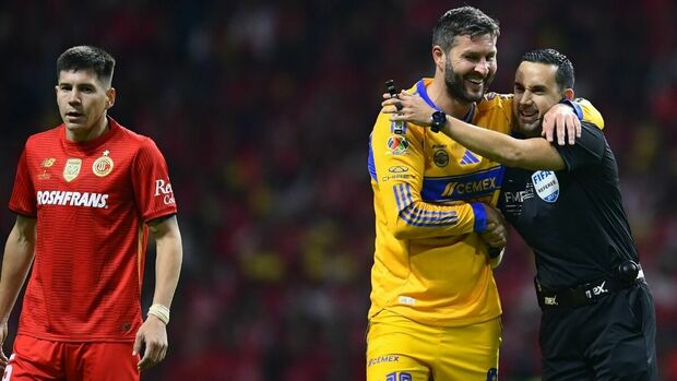 Pese a las críticas, Gignac abrazó a Ramos. (Foto: Mexsport)