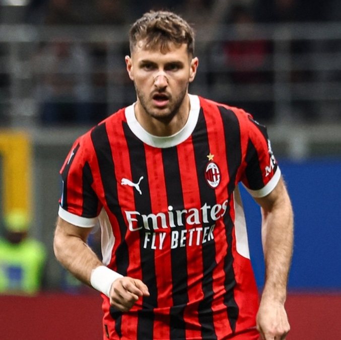 Santiago Gimenez será operado del tobillo (acmilan.com)