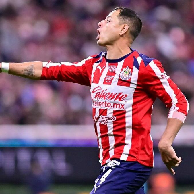 Javier "Chicharito" Hernández en sus últimos partidos con Chivas (Mexsport)