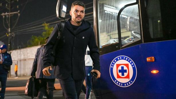 Nicolás Larcamón arriba a un juego de Cruz Azul (Imago7)