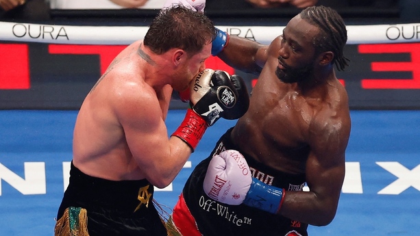 Terence Crawford habló sobre la posibilidad de volver a enfrentar a Canelo (AFP)