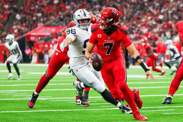 La defensa de los Texans sufrió contra la ofensiva de Raiders / Reuters
