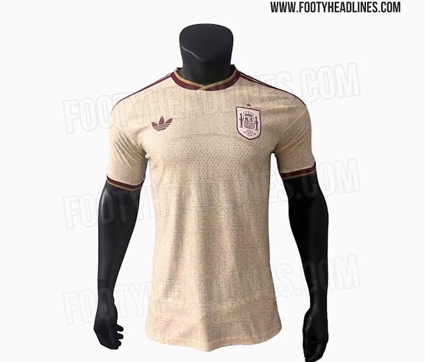 Así sería la playera de visitante de España en el Mundial 2026 (footyheadlines.com)