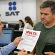 Este trámite con el SAT es obligatorio para antes de que termine 2025: podrías recibir multa de hasta 11 mil pesos. (Especial).