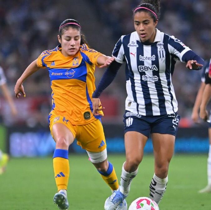 Alexia Delgado y Diana García en el Clásico Regio Femenil (Imago7)