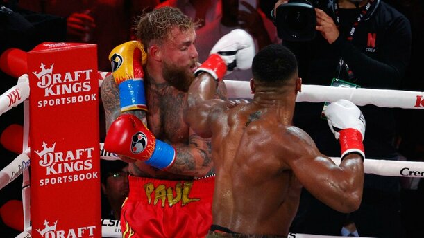 Anthony Joshua no perdonó a Jake Paul (Reuters)