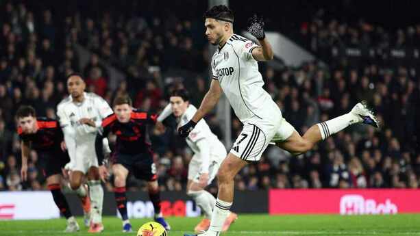 Raúl Jiménez es infalible en los penales (Reuters)