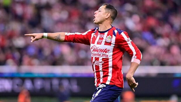 Javier "Chicharito" Hernández en sus últimos partidos con Chivas (Mexsport)