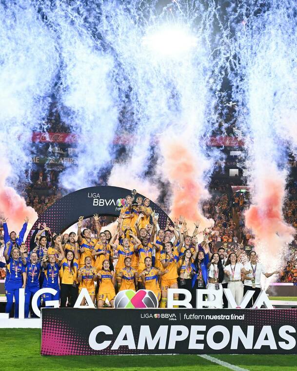 Para top Final Tigres Femenil vs América Femenil