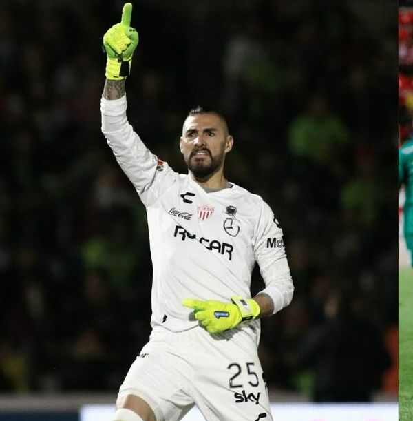 Yosgart Gutiérrez y Sebastián Córdova en Necaxa (Mexsport/Imago7)