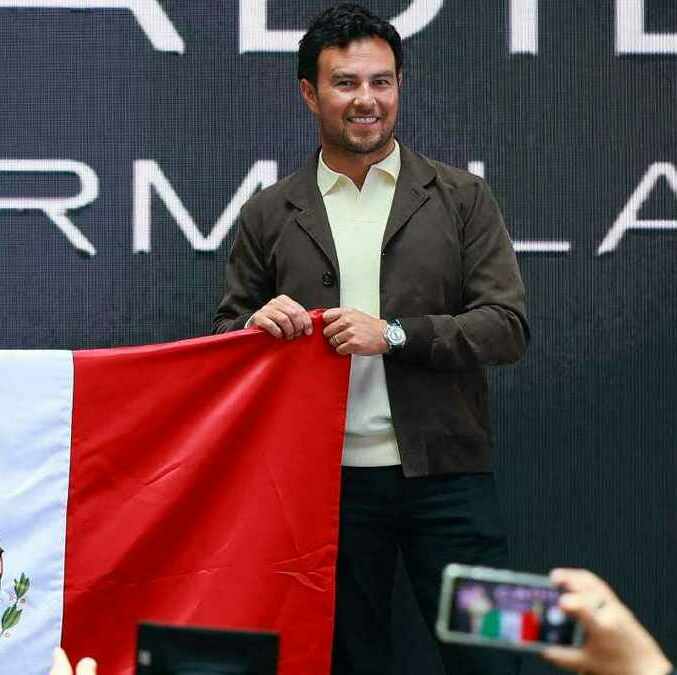 Checo Pérez ya es piloto de Cadillac (Reuters)