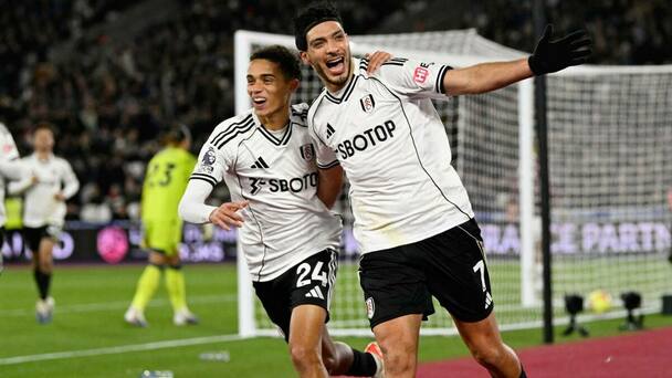 Raúl Jiménez en el partido contra West Ham (Reuters)