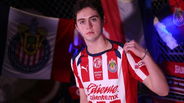 Brian Gutiérrez presume los colores de Guadalajara (@Chivas)
