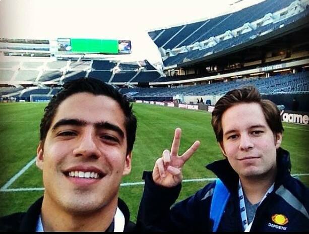 Pollo Ortiz y su amigo Andrés Vaca (@avacav)