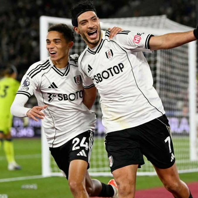Raúl Jiménez en el partido contra West Ham (Reuters)