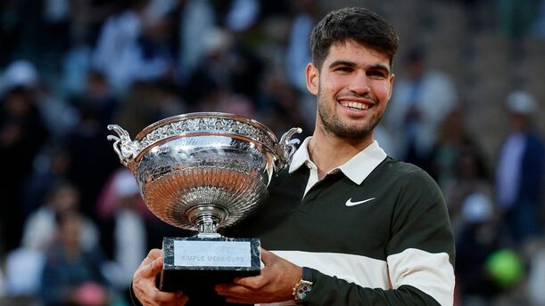 Carlos Alcaraz venció a Jannik Sinner en Roland Garros 2025 (Reuters)