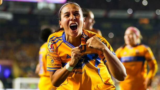 Jugadoras de Tigres Femenil celebran el título (Imago7)