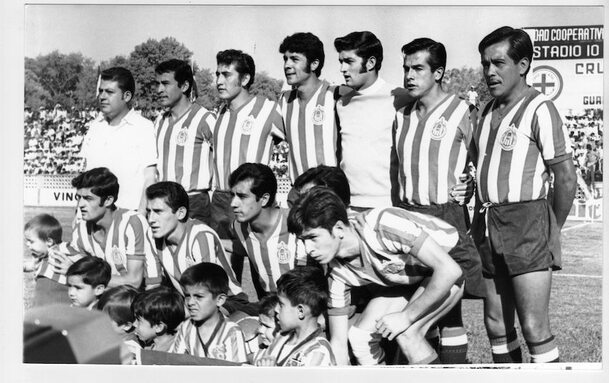 Chivas vivía una gran etapa en los años 70. (Foto: Especial)