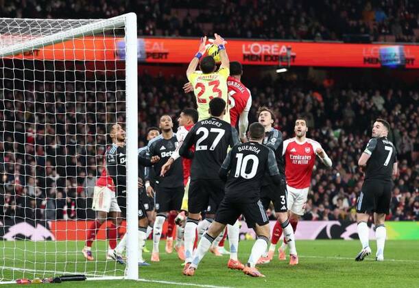 Error del Dibu ante el Arsenal (Reuters)