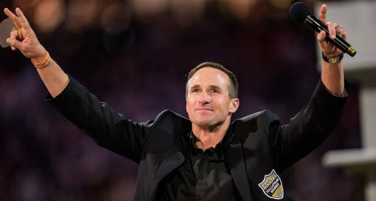 Drew Brees tras ser enaltecido por los Saints (Reuters)
