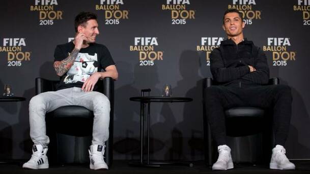 Messi y Cristiano Ronaldo previo a la entrega del Balón de Oro 2015 (Reuters)