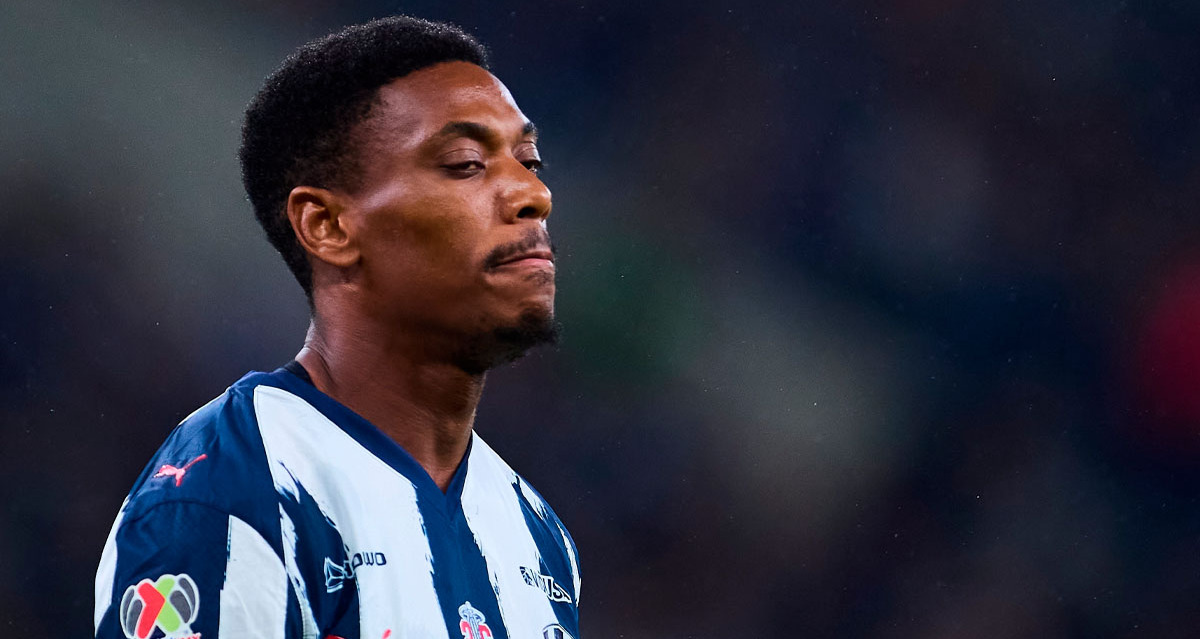 Anthony Martial no acabó el entrenamiento. (Foto: Mexsport)